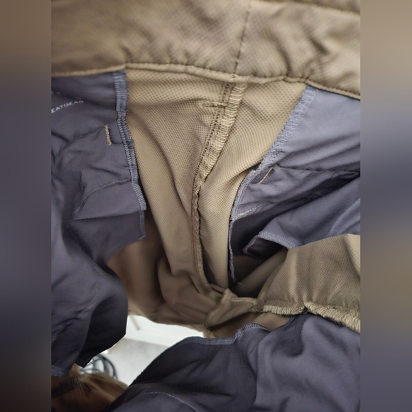 Men's Under Armour Shorts - Picture 6 of 6